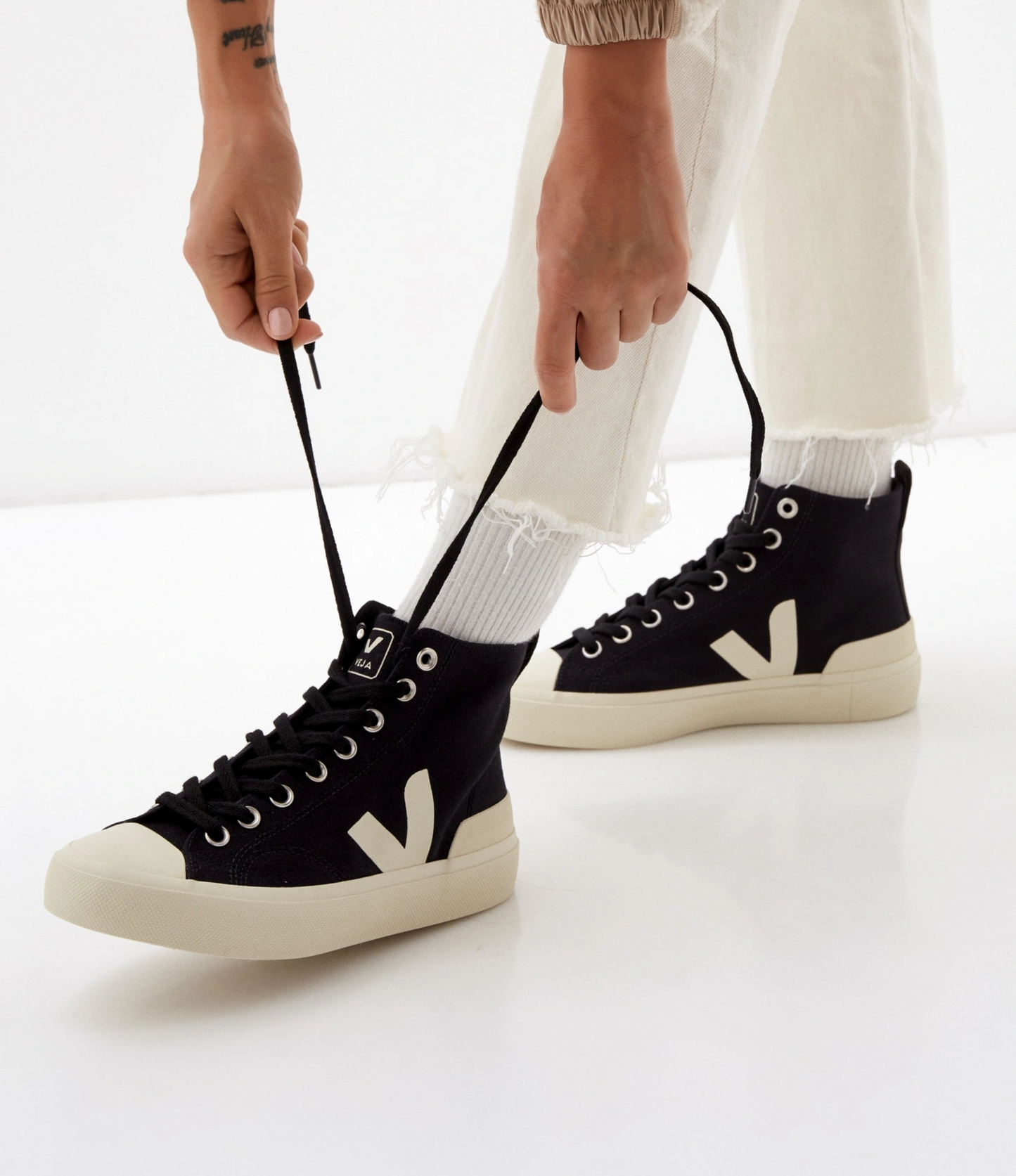 Tenis Veja Wata II Negro