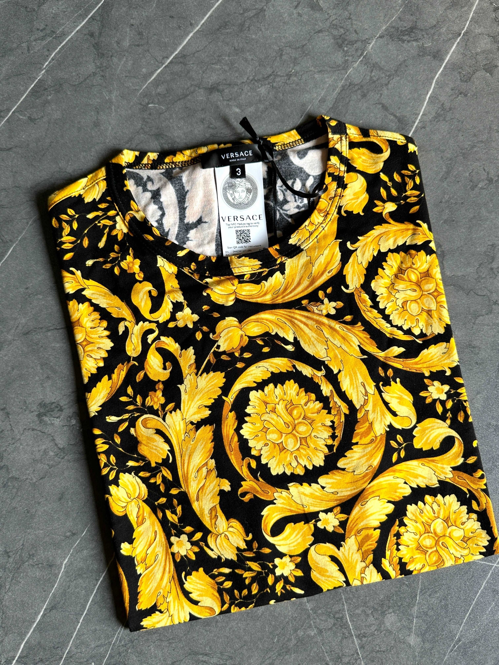 Tshirt Versace Barroco Negro Amarillo