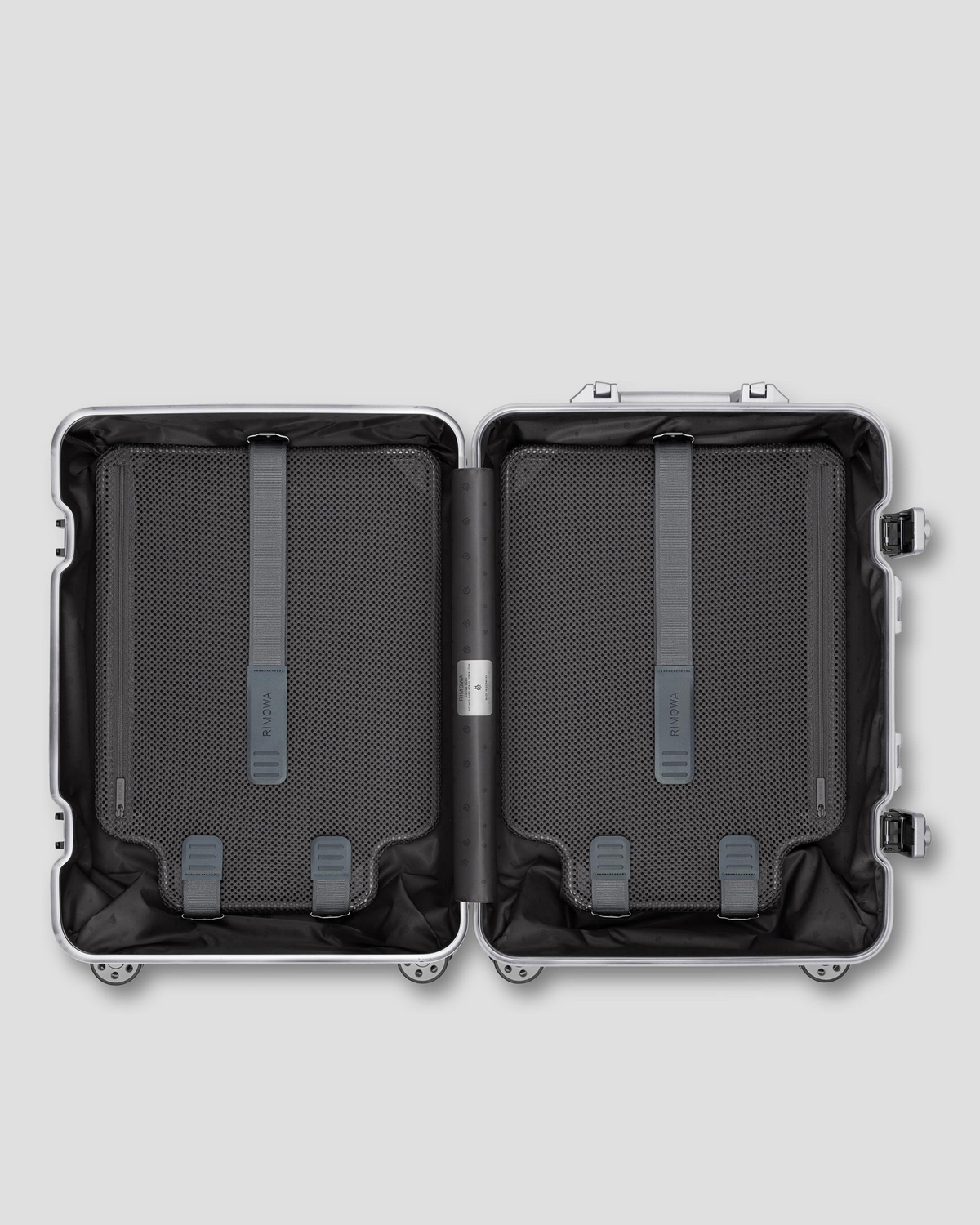 RIMOWA Maleta Cabin Aluminio Silver