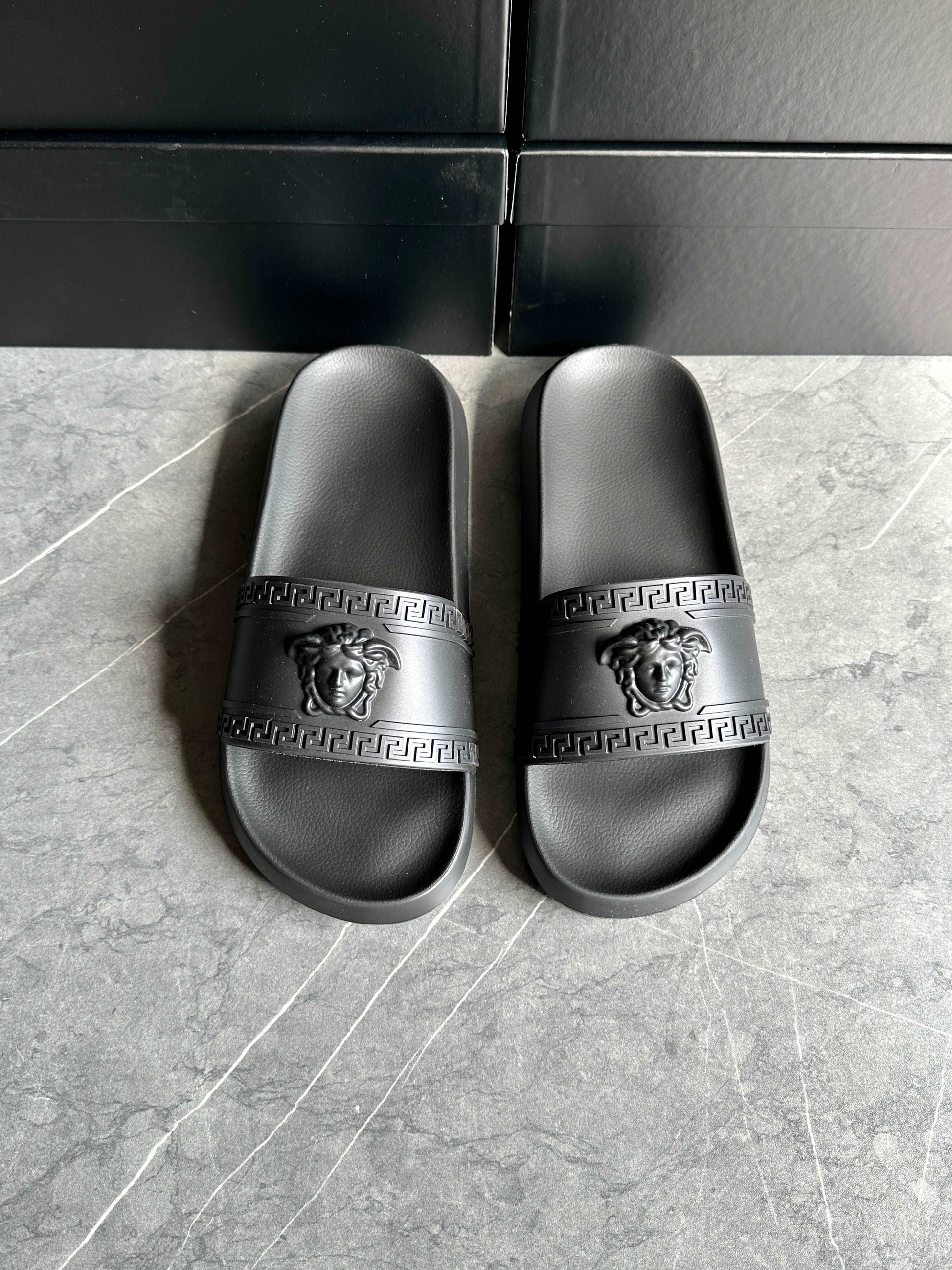 Sandalias Versace Palazzo Negras