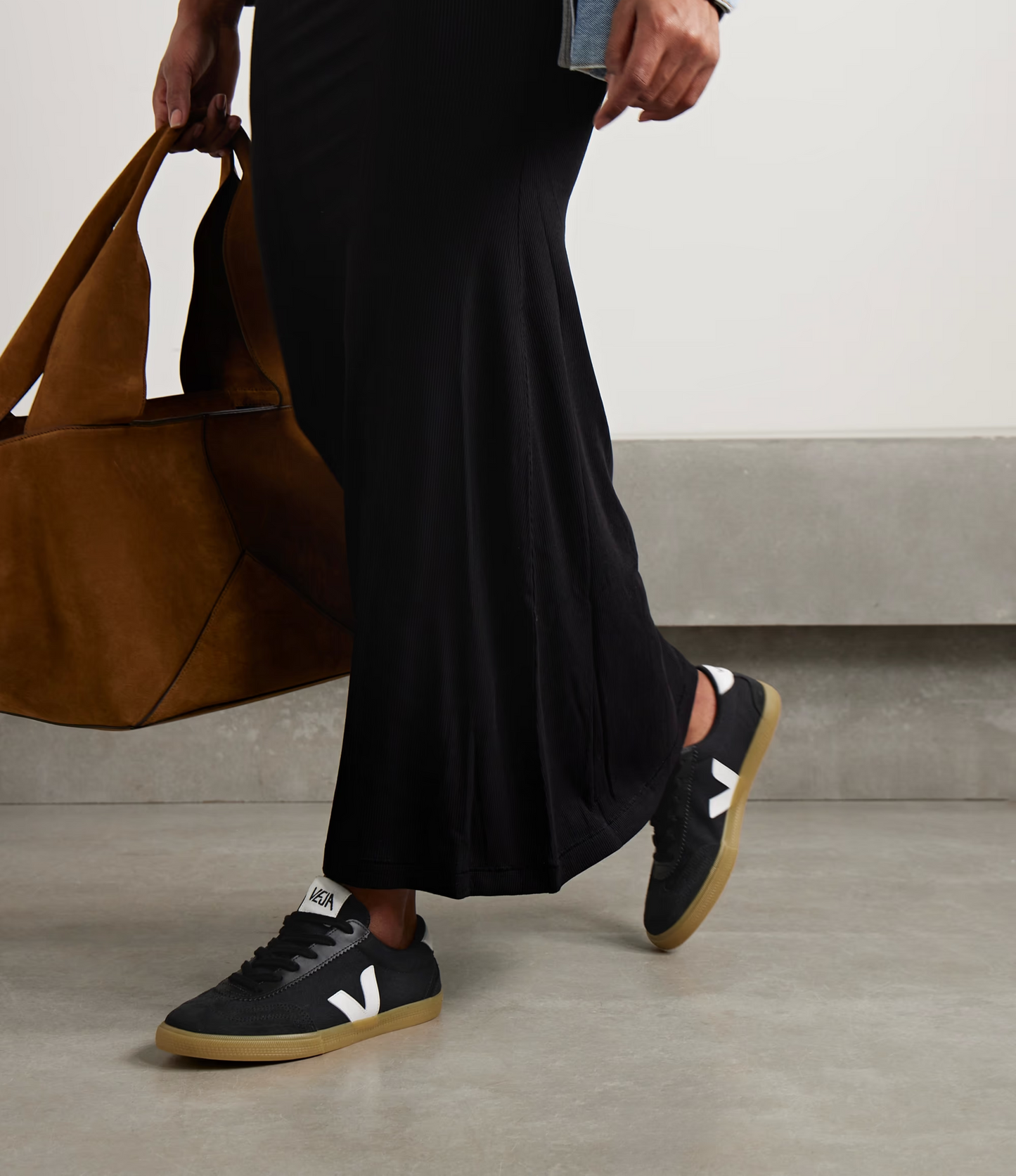 Tenis Veja Volley Negro Blanco