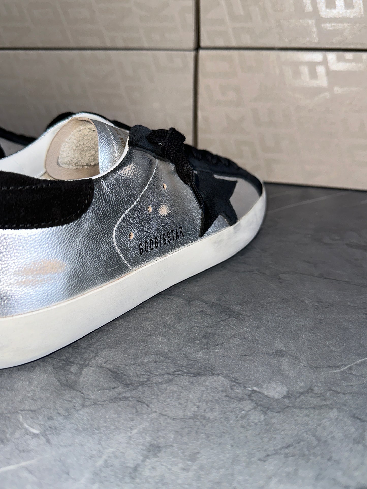 Tenis Golden Goose SuperStar Plateado