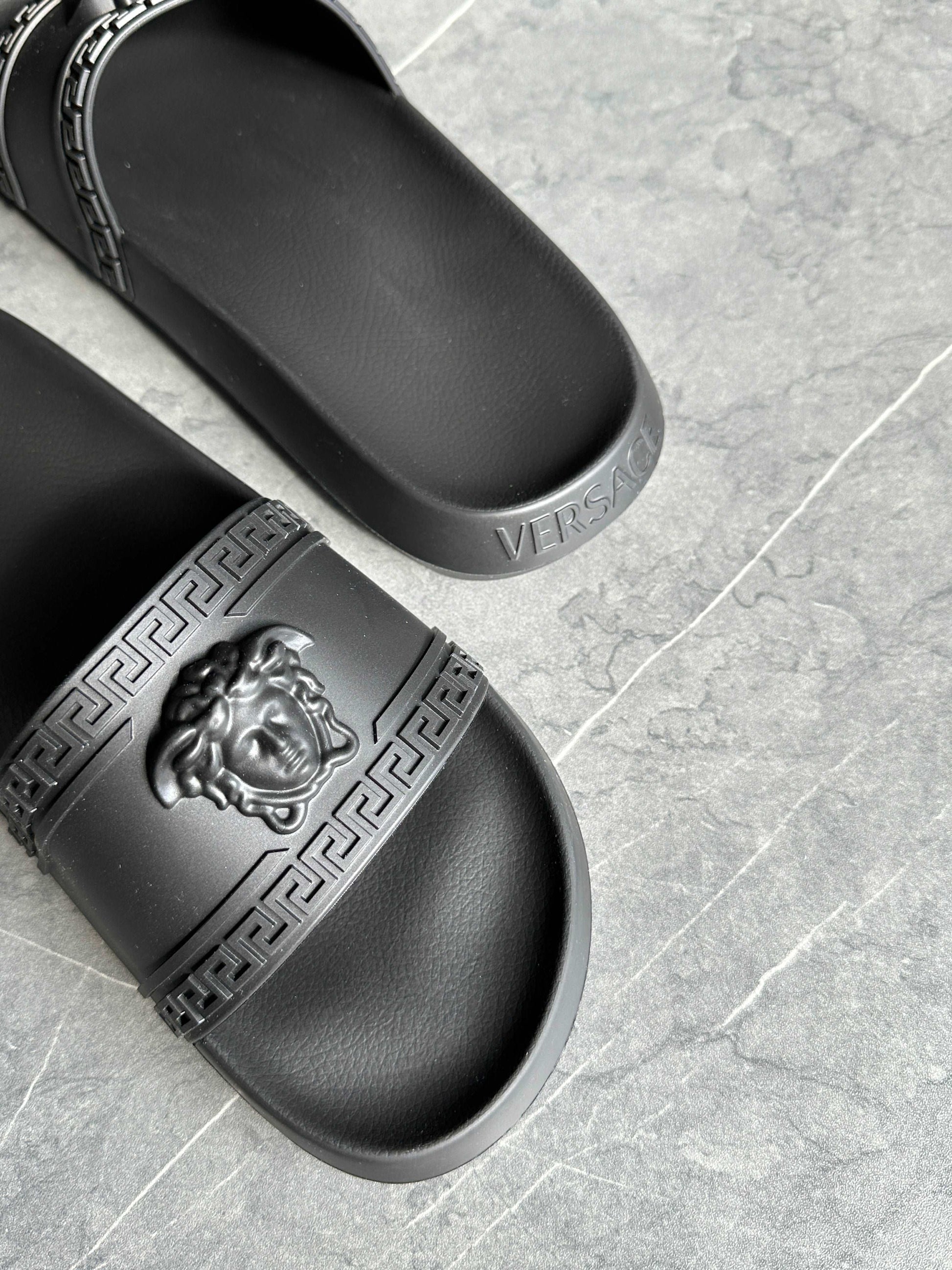 Sandalias Versace Palazzo Negras