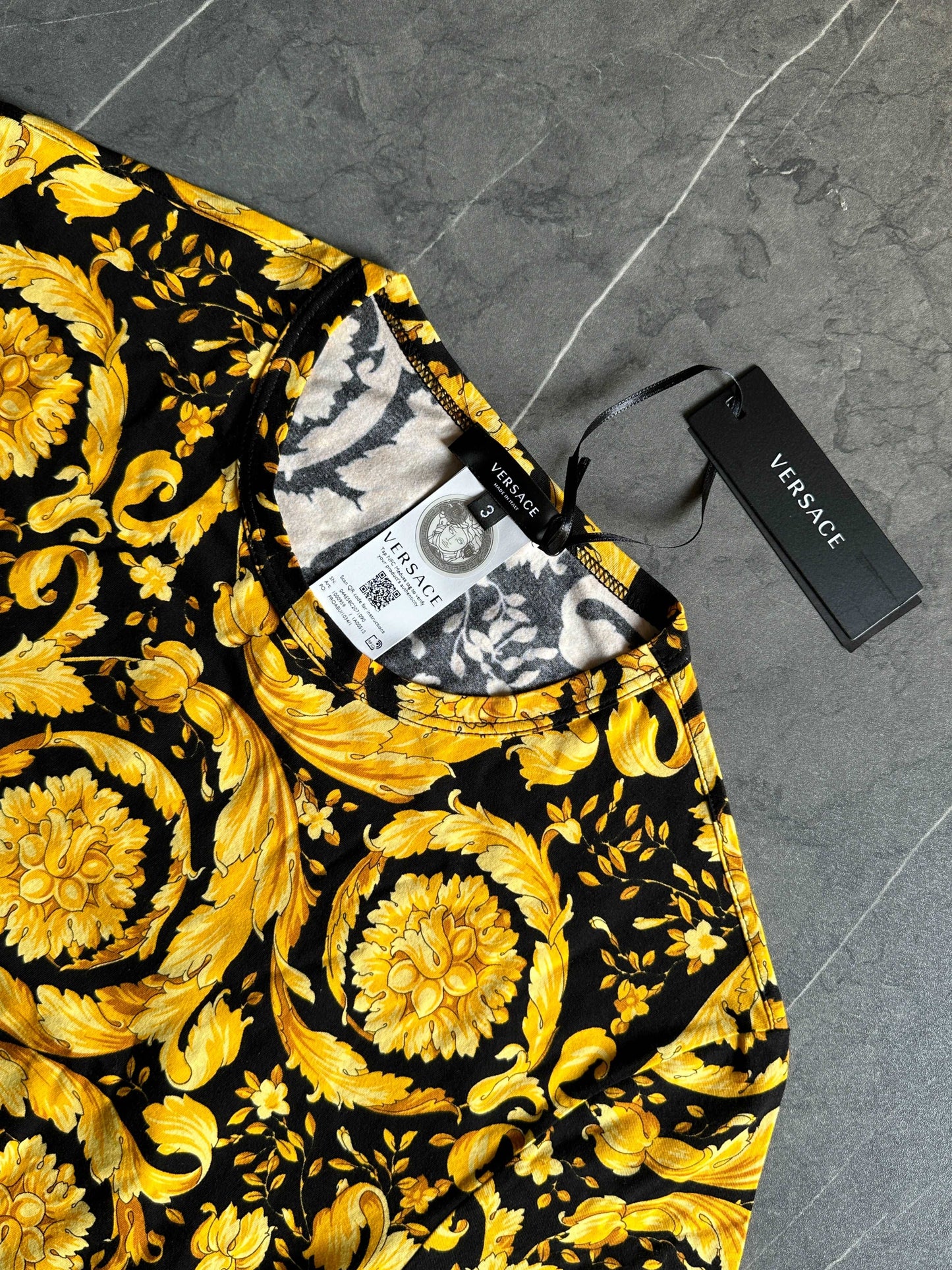 Tshirt Versace Barroco Negro Amarillo