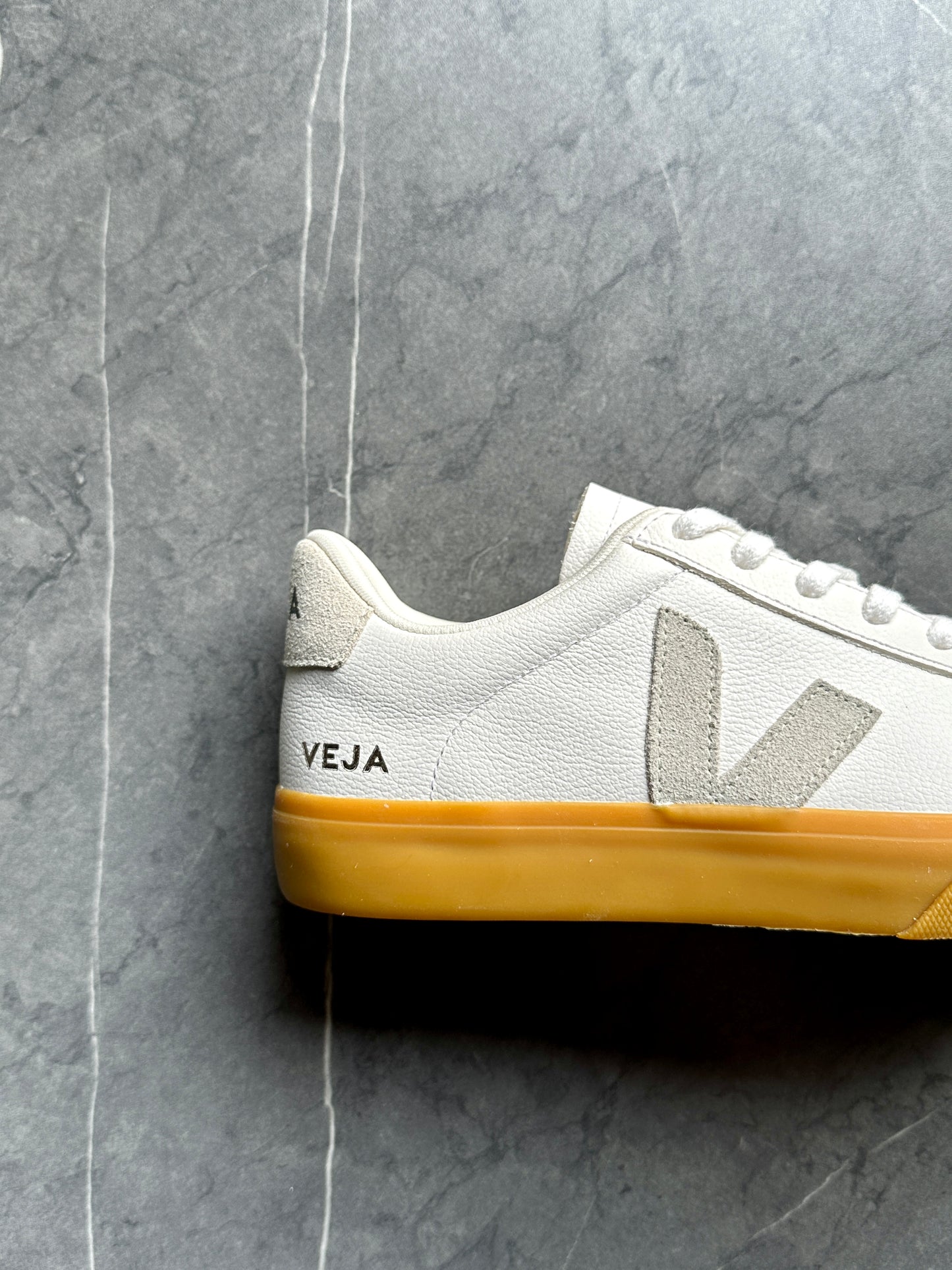 Tenis Veja Campo Blanco Gris