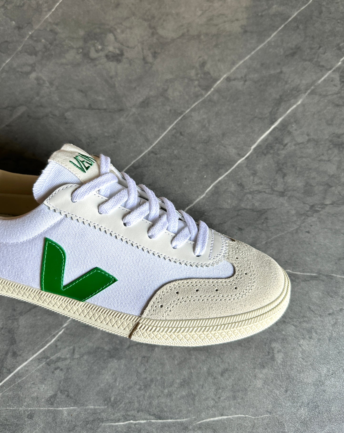 Tenis Veja Volley Blancos Verde