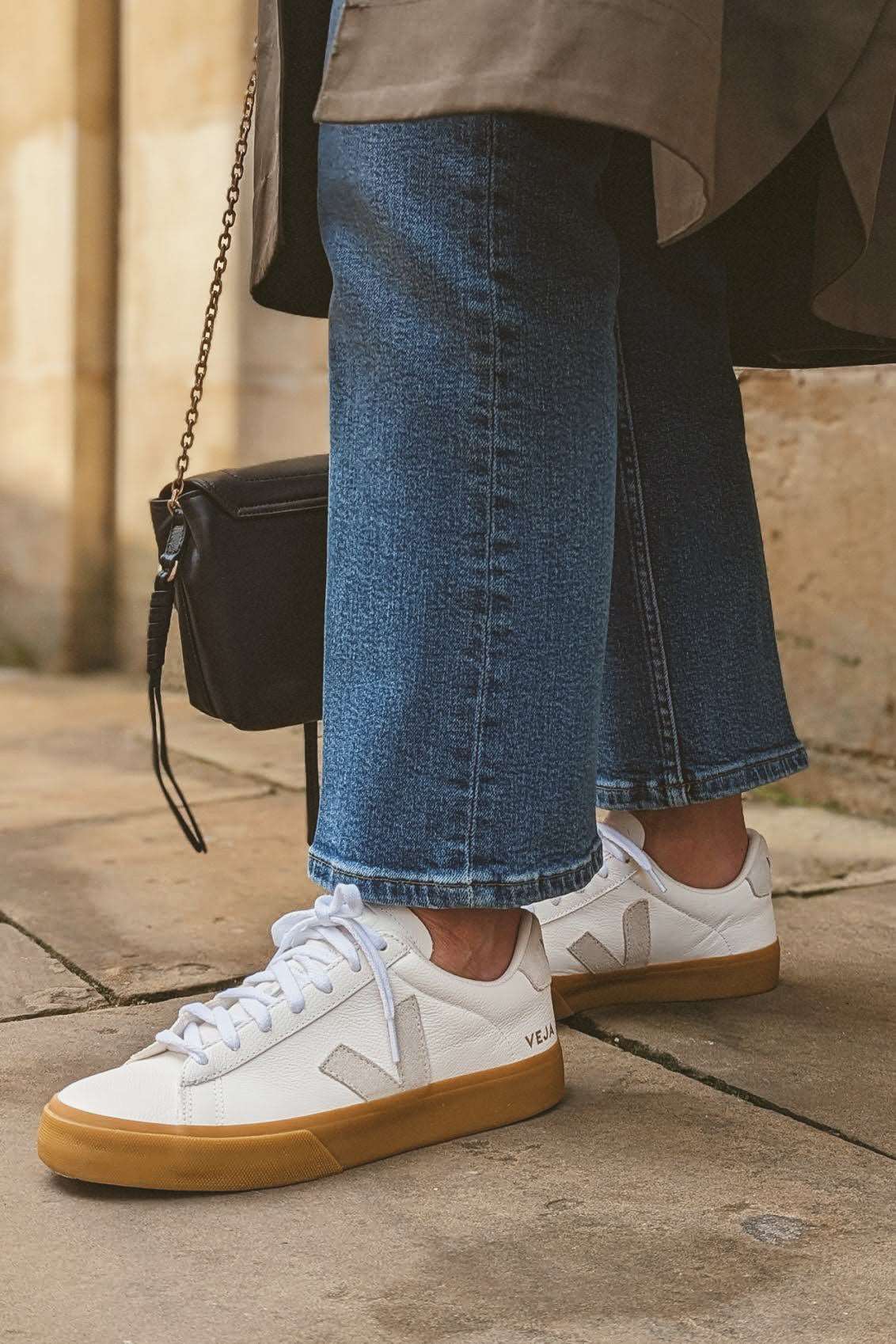 Tenis Veja Campo Blanco Gris